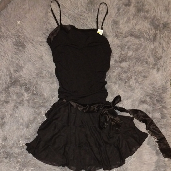buyer too Dresses & Skirts - Stylish Black Ruffled Dress with Spaghetti Straps